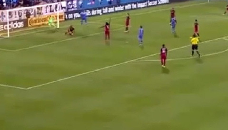 Drogba’dan altın kafa