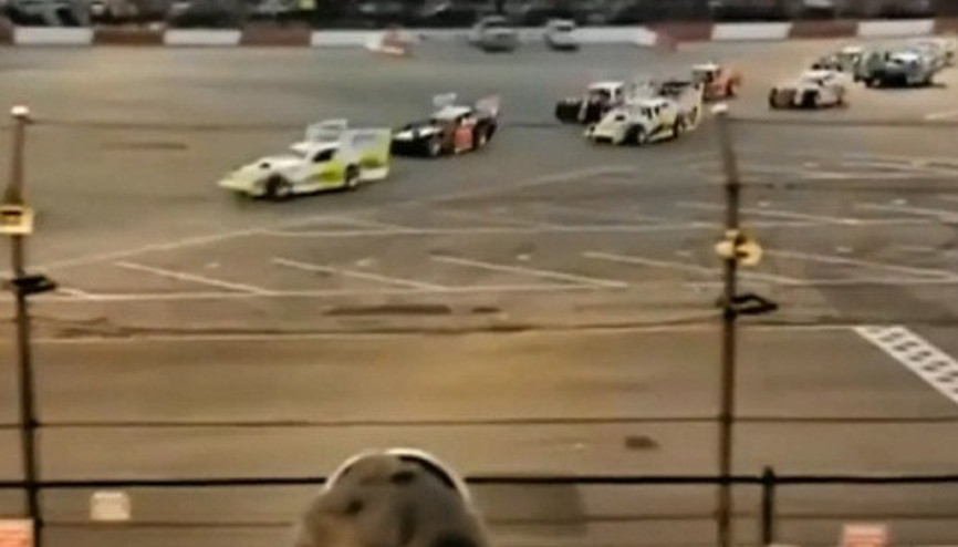 Figure 8 Yarışları izleyenleri dehşete düşürüyor Figure 8 Yarışları izleyenleri dehşete düşürüyor