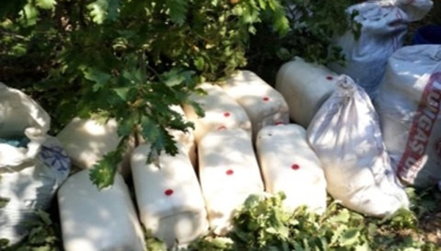Tuncelide dört ton patlayıcı ele geçirildi Tuncelide dört ton patlayıcı ele geçirildi