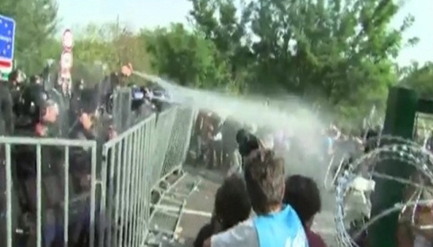 BM: Mültecilere polis müdahalesi şok edici BM: Mültecilere polis müdahalesi şok edici
