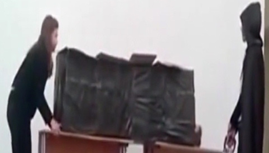 Sihirbaz, illüzyon yapayım derken rezil oldu Sihirbaz, illüzyon yapayım derken rezil oldu