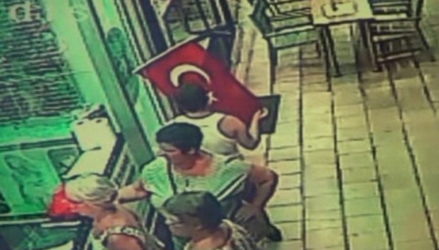 Danimarkalı down sendromlu çocuğun Türk bayrağı sevgisi