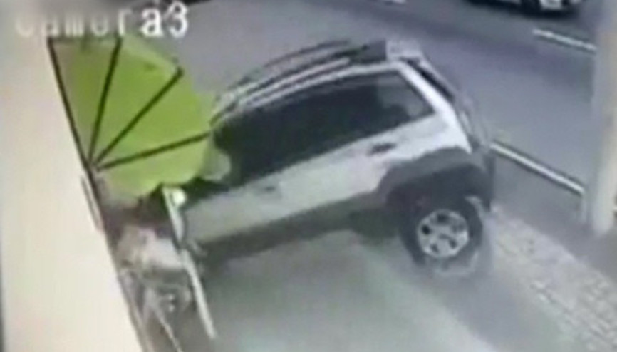 Polisten kaçarken ölümden döndü