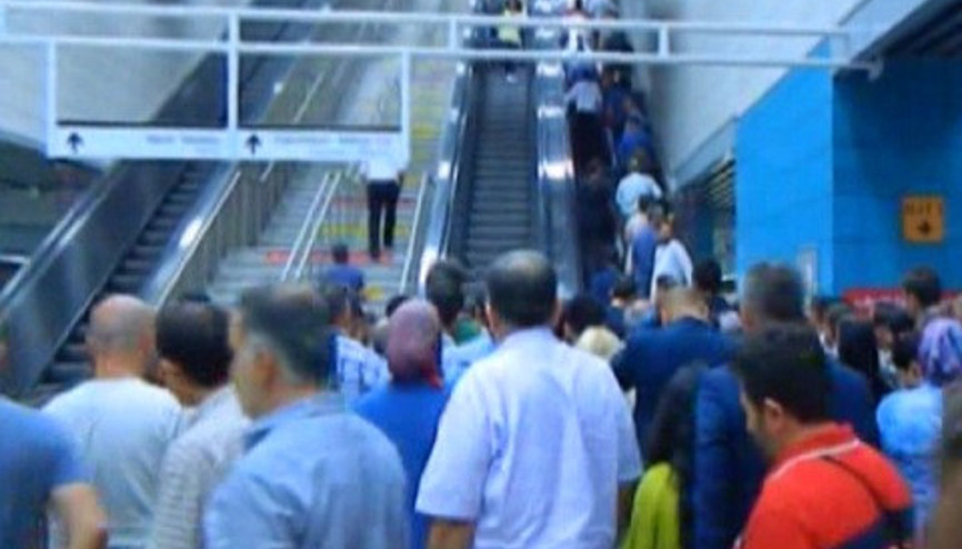 Paslanan zincirler Marmarayda merdivenleri durdurdu Paslanan zincirler Marmarayda merdivenleri durdurdu