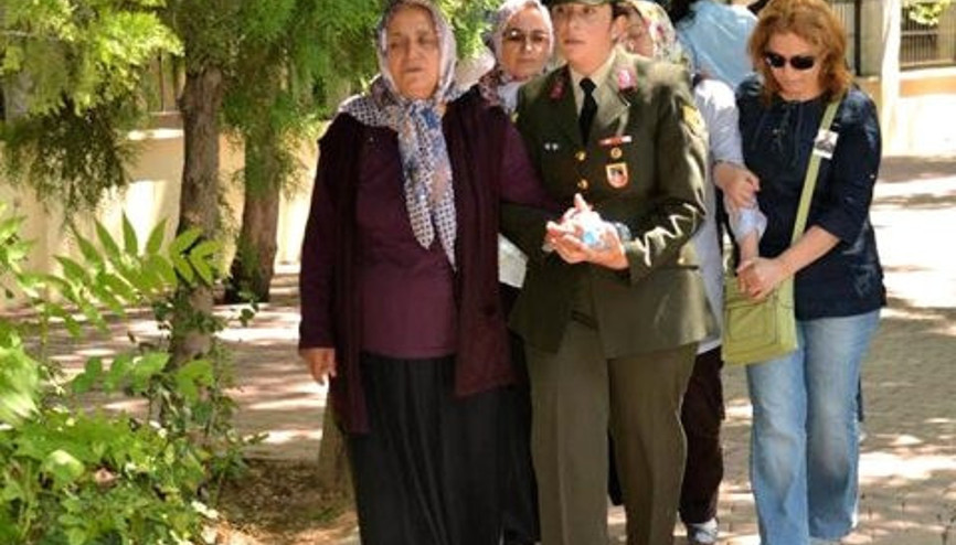 Kadın Astsubay: Zengin olan asker de olmaz, şehit de