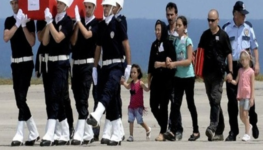 Şehit komiser Ahmet Çamurun naaşı Trabzona getirildi