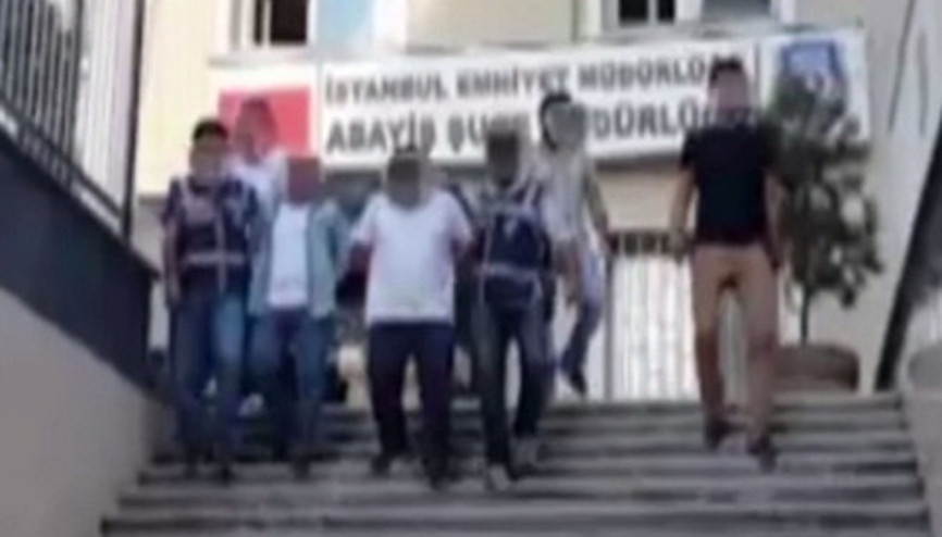 Sihirbazım diyerek telefonu çaldı