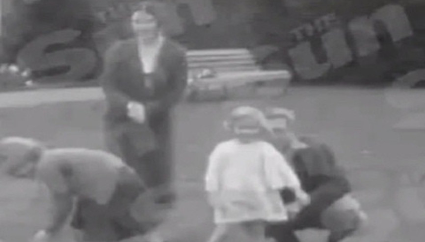 İngiltere Kraliçesinin Nazi selamı 82 yıl sonra ortaya çıktı İngiltere Kraliçesinin Nazi selamı 82 yıl sonra ortaya çıktı