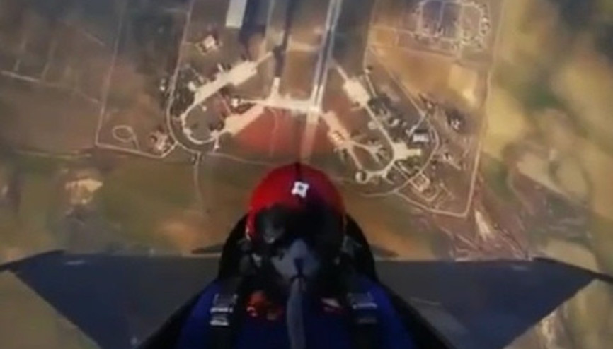 Türk pilot 45 saniyede 5 bin metreye çıktı