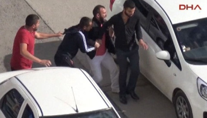 Kavga eden gençler polisi kandırıp olay yerinden kaçtı
