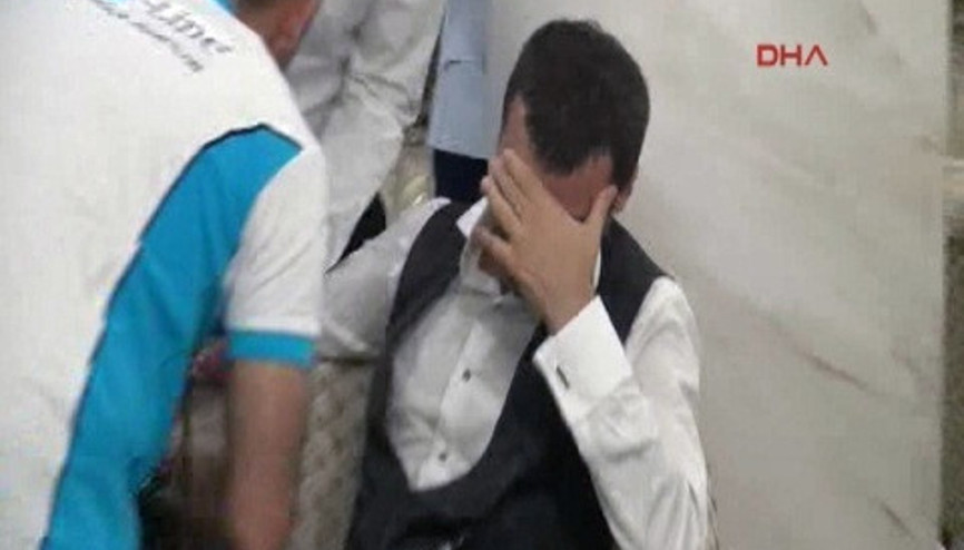 Sinan Özen sahnede sakatlandı