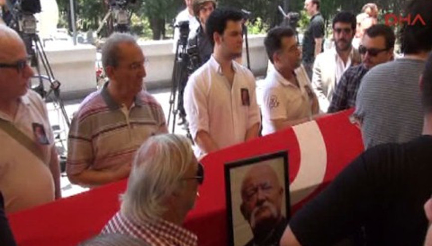 Sümer Tilmaç son yolculuğuna uğurlandı Sümer Tilmaç son yolculuğuna uğurlandı