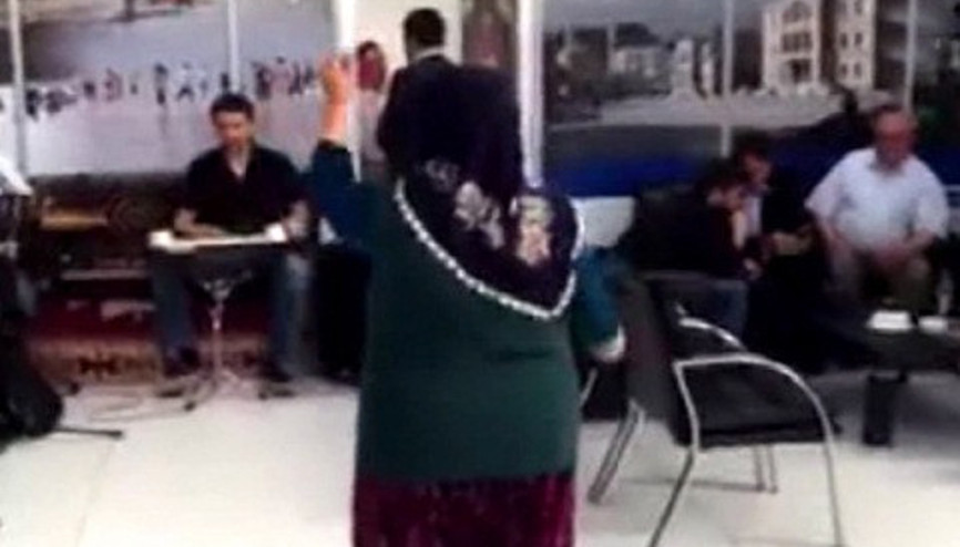 Oyunu ile gençlere adeta taş çıkardı Oyunu ile gençlere adeta taş çıkardı