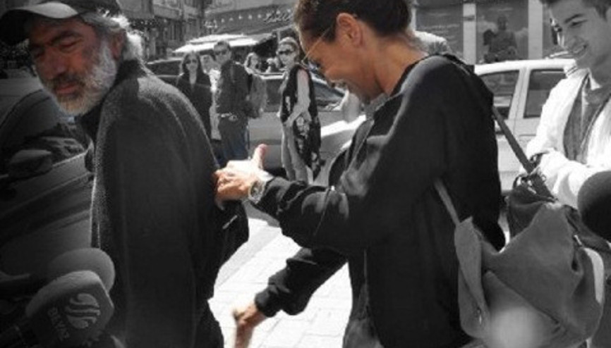 Hülya Avşar para isteyen dilencinin poposunu elledi