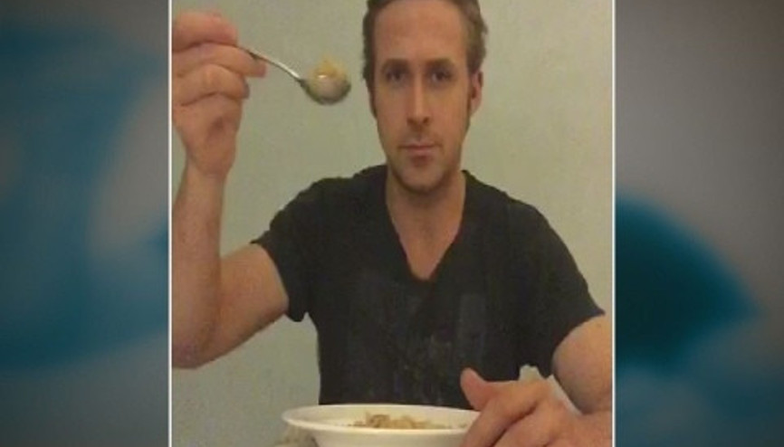 Ryan bu kez mısır gevreğini yedi