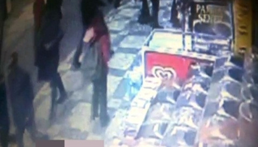 Kadıköyde siyasi afiş kavgası kanlı bitti