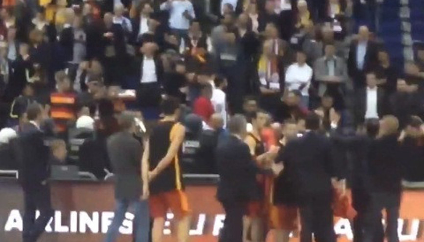 Engin Ataman, Alba-Galatasaray maçında olay çıkınca tarafatara seslendi