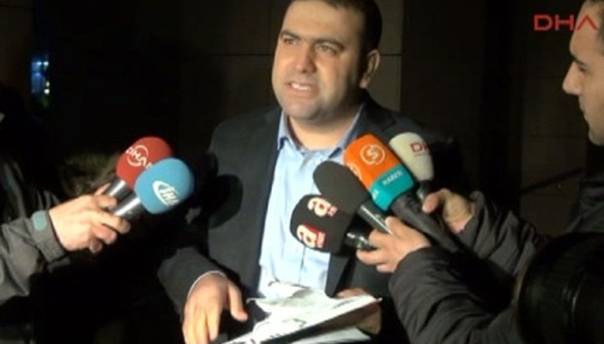 Akyürekin avukatı adliye önünde TCK kitabını yırttı