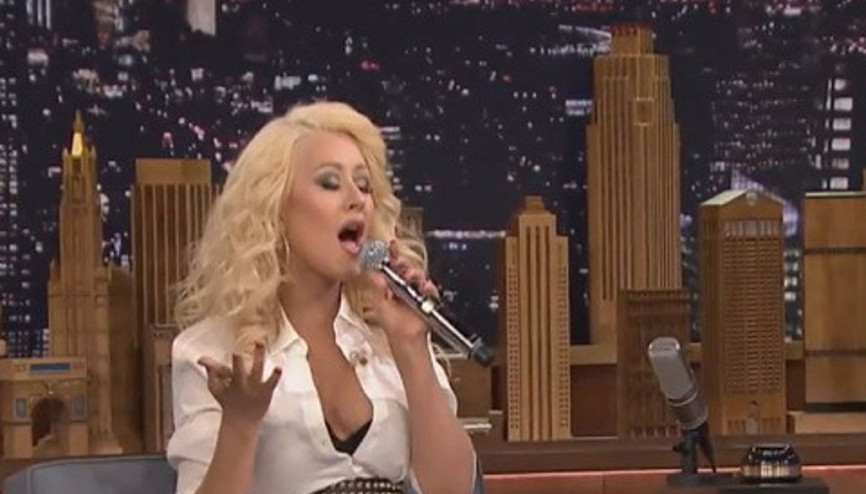 Christina Aguileradan müthiş taklitler Christina Aguileradan müthiş taklitler