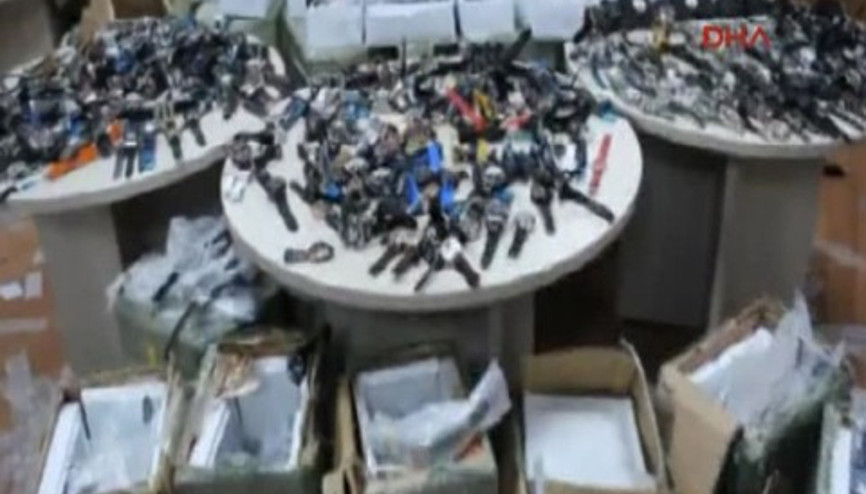 İstanbulda kaçak kol saati ve güneş gözlüğü operasyonu