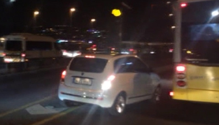 Şaşkın sürücü metrobüs yoluna girdi