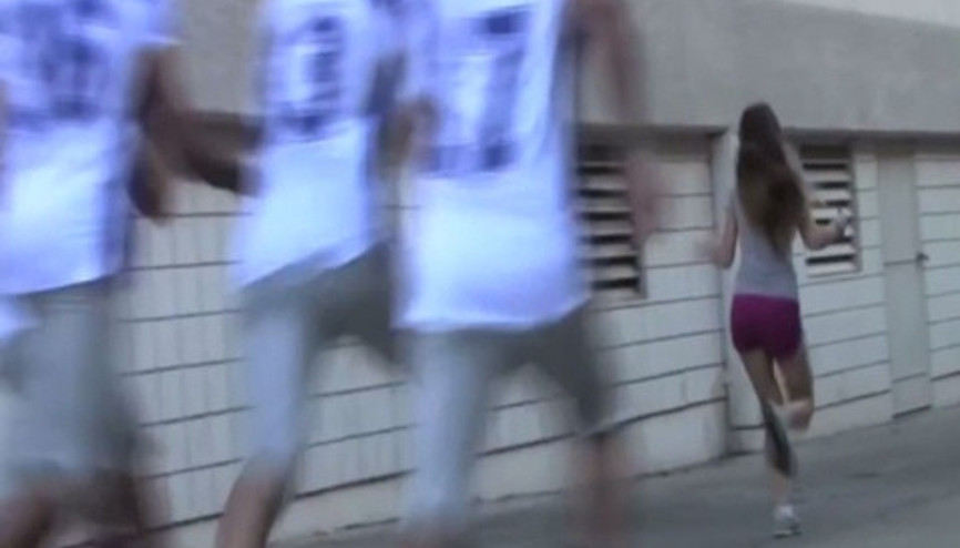 Amerikan futbolu oyuncuları bir anda üzerinize koşarsa