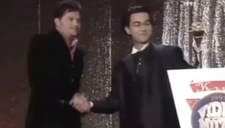 Serdar Ortaç ve Mirkelamın ilk çıktığı yıllar - Kral TV Video Müzik Ödülleri