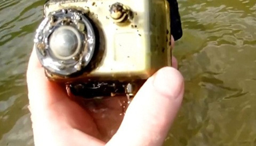 Suya düşen kamera 17 ay sonra kurtarıldı