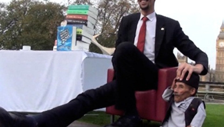 Dünyanın en uzun ve en kısa adamı  buluştu