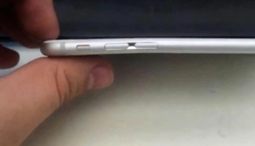 300 iPhone büküldü
