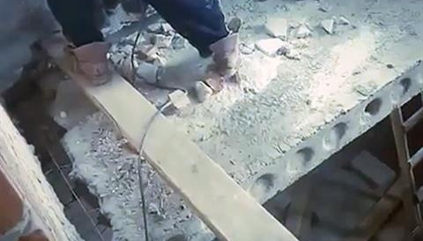 Matkabıyla birlikte yere böyle çakıldı