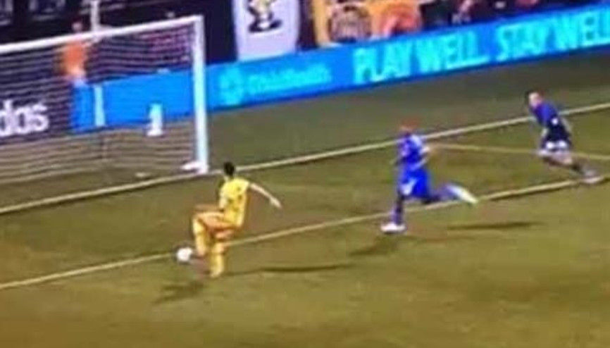 Boş kaleye gol atamadı