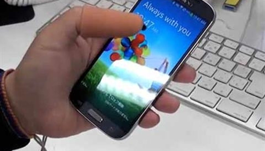 Dev ekranlı telefonlara yapay baş parmak
