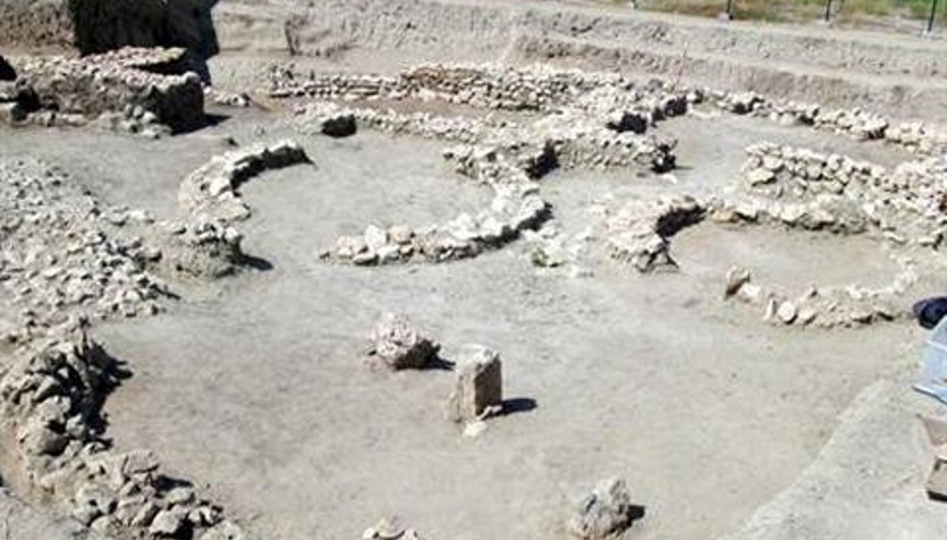 Hacılar Büyük Höyükte savunma sistemi ortaya çıktı Hacılar Büyük Höyükte savunma sistemi ortaya çıktı