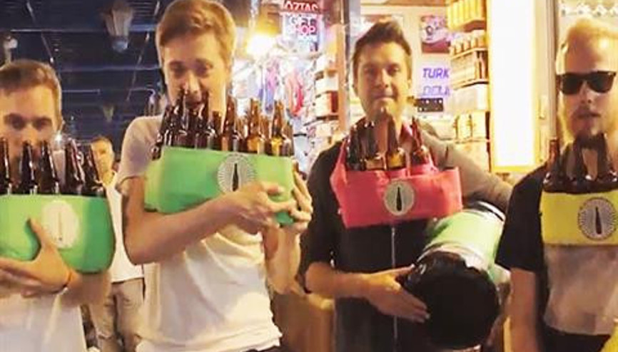 Şişelerle Şımarık yorumu