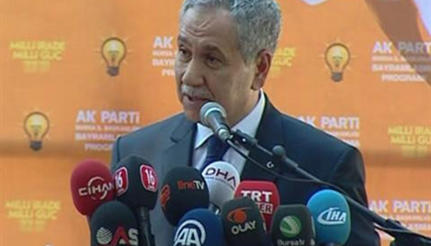Arınç: Kadınlar herkesin içersinde kahkaha atmayacak