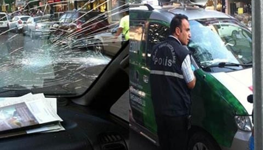 Ekmeleddin İhsanoğlunun seçim minibüsüne saldırı