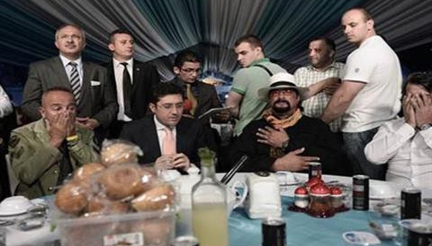 İftar çadırında Hollywood yıldızı