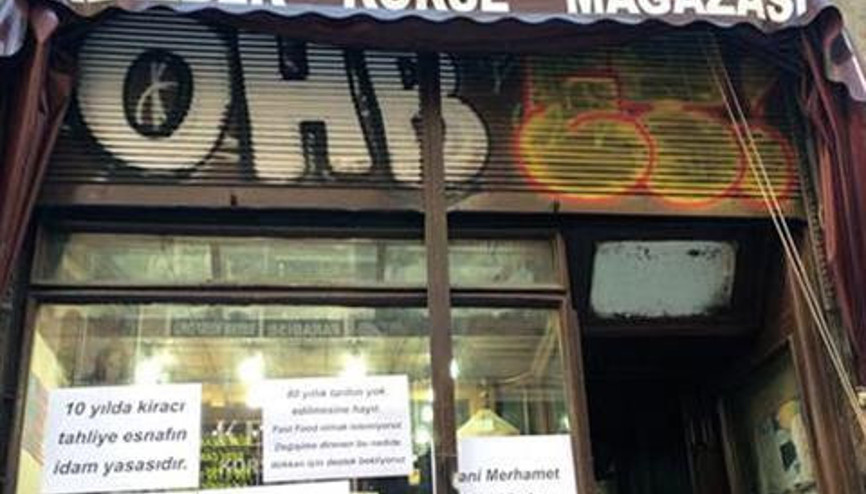 İlk kurban Beyoğlunun 80 yıllık tarihi Kelebek Korse Mağazası oldu