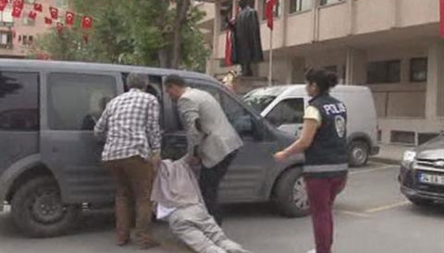 Eylemci çocuklar sağlık kontrolüne böyle götürüldüler
