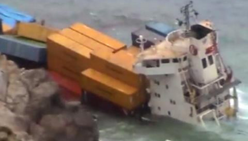 TÜRK GEMİSİ MİKANOSTA KARAYA OTURDU