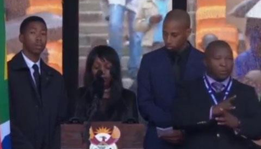 MANDELA’NIN ANMA TÖRENİNDE SAHTE ÇEVİRMEN SKANDALI