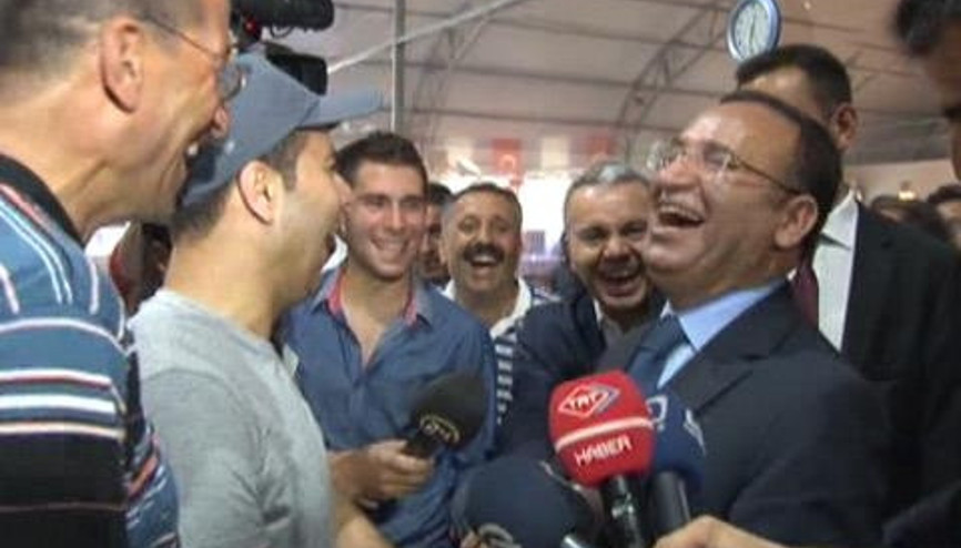 BAŞBAKAN YARDIMCISI BOZDAĞA KAHKAHA ATTIRAN DİYALOG