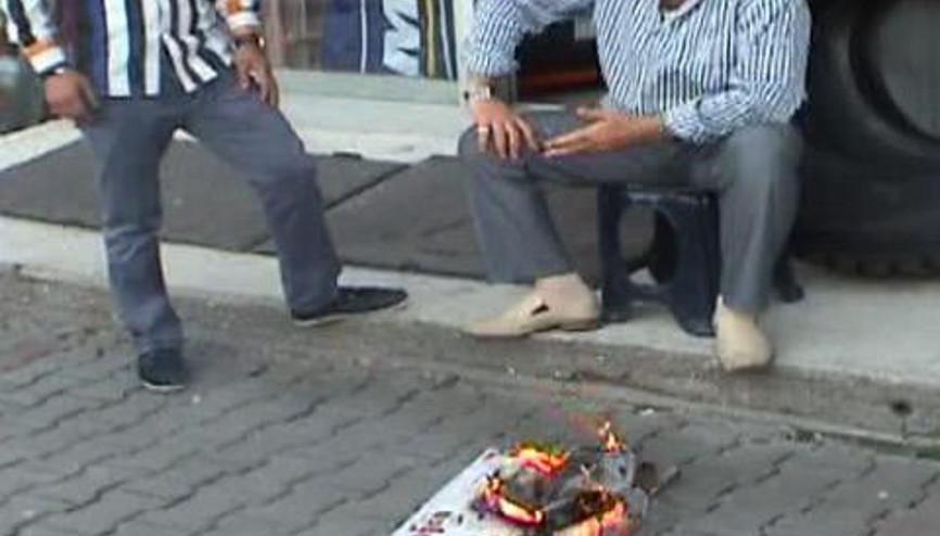 SİNEKLE BÖYLE MÜCADELE EDİYORLAR