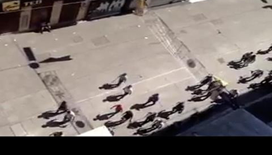 TAKSİMDEKİ GEZİ PARKI OLAYLARINDA ELLERİ SOPALI ADAMLARI VATANDAŞ KAMERASIYLA GİZLİ GİZLİ KAYDETTİ