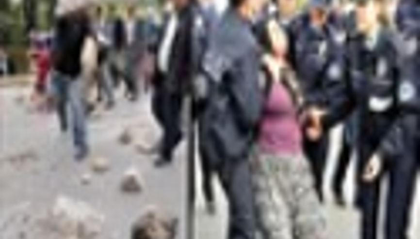 ANTALYADA 2B EYLEMİNE POLİS MÜDAHALE ETTİ ANTALYADA 2B EYLEMİNE POLİS MÜDAHALE ETTİ