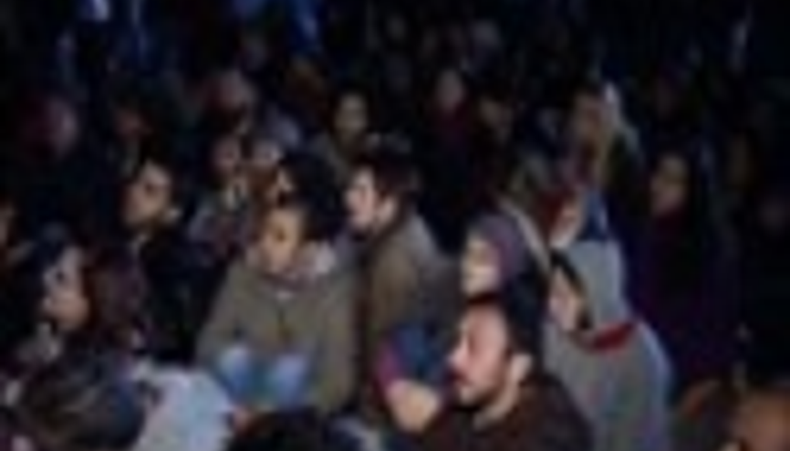 TİYATROCULARIN EYLEMİ SABAHIN İLK IŞIKLARINA KADAR DEVAM ETTİ