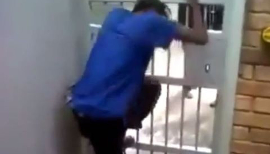 Bu adam delikten geçme konusunda aşmış
