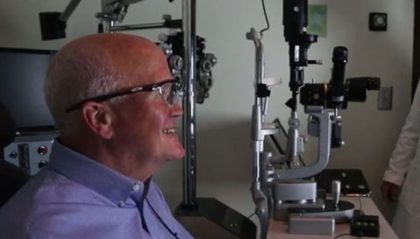İlk retina protezi ameliyatı başarılı oldu