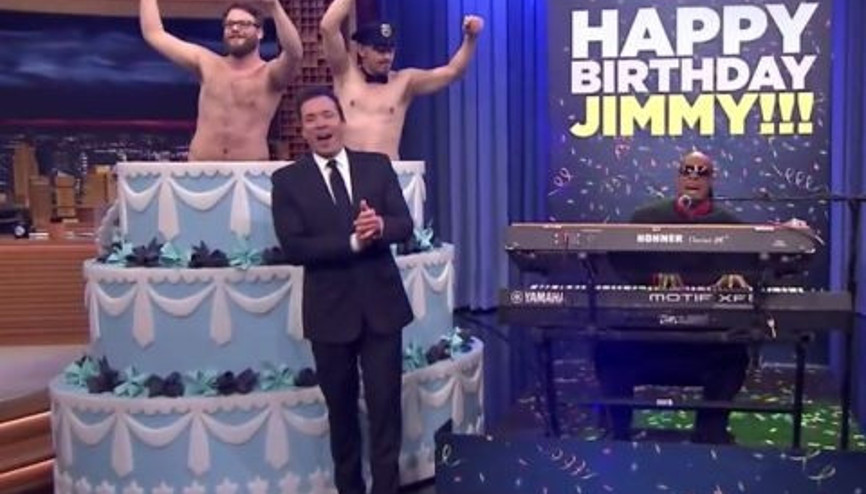 Jimmy Fallona dev pastalı doğum günü sürprizi